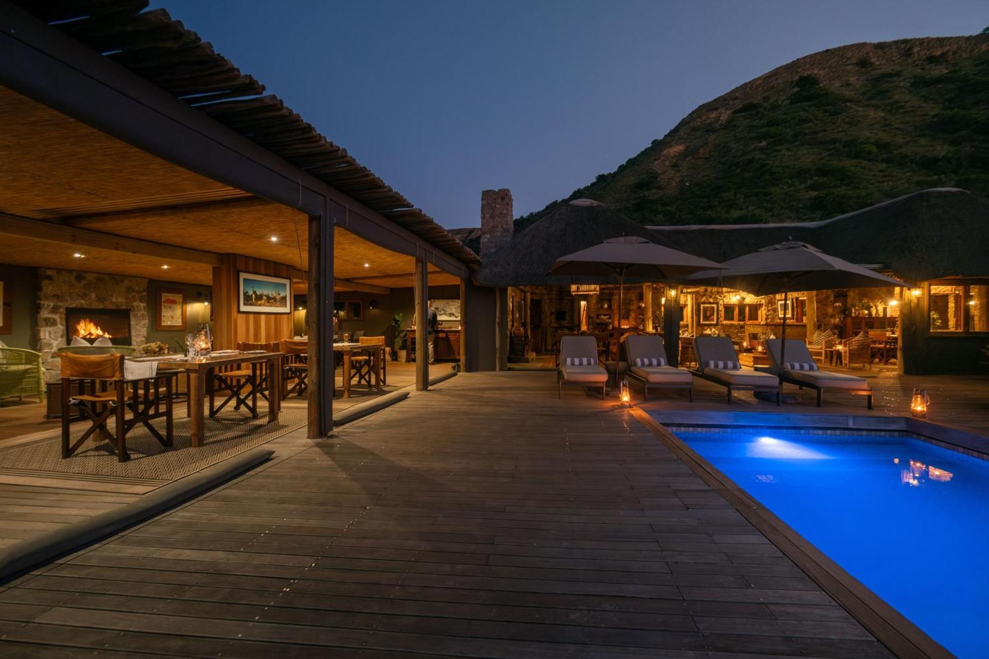 Hillsnek Safari Camp - Amakhala Game Reserve Lodge