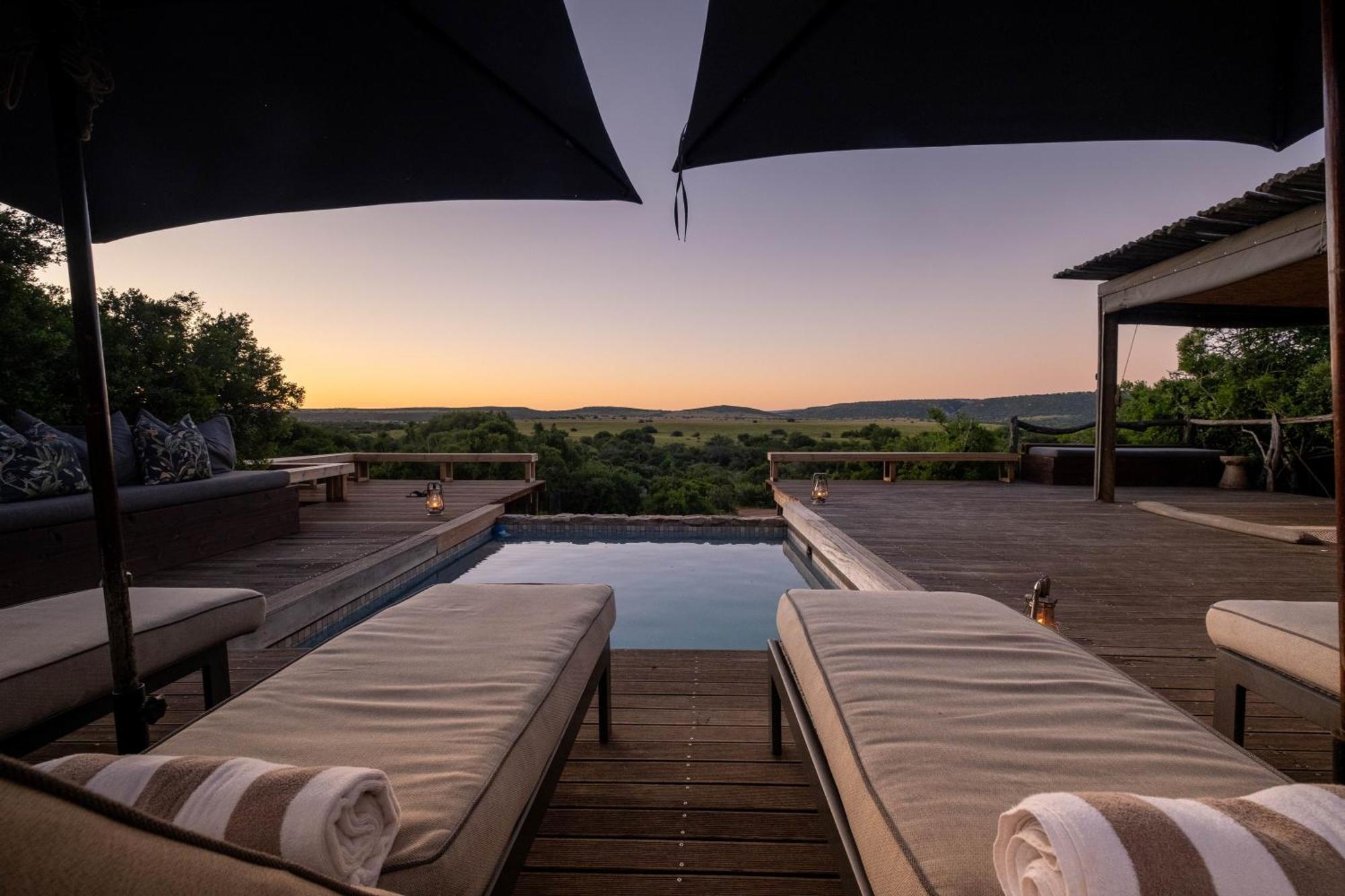 Hillsnek Safari Camp - Amakhala Game Reserve Lodge *
